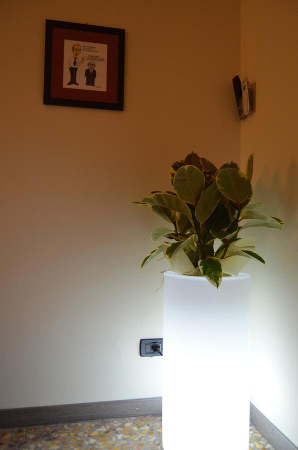 Bed And Breakfast Bissolati Brescia Esterno foto